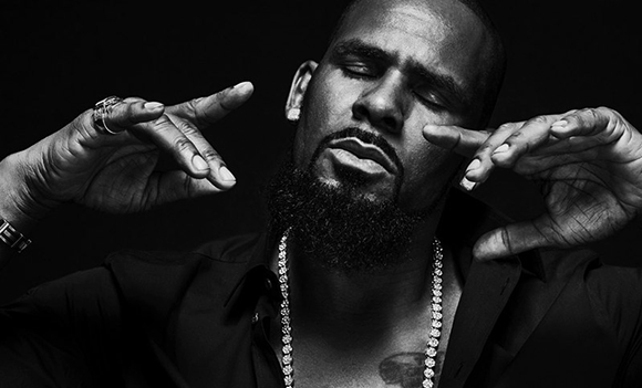 R. Kelly at Veterans United Home Loans Amphitheater