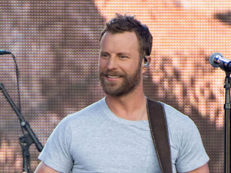 Dierks Bentley: Beers on me tour at Veterans United Home Loans Amphitheater