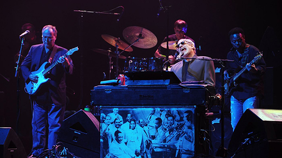 Steely Dan & Steve Winwood at Veterans United Home Loans Amphitheater