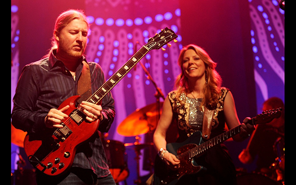 Tedeschi Trucks Band & The Wood Brothers at Veterans United Home Loans Amphitheater