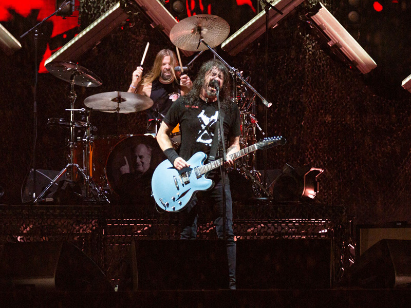 Foo Fighters at Veterans United Home Loans Amphitheater